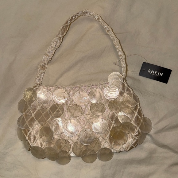 Cream Shell Shoulder Bag - Picture 3 of 5